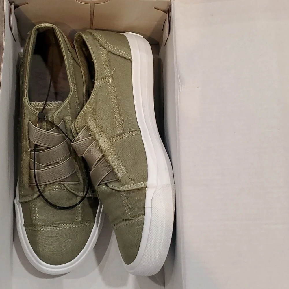 Blowfish Marley Slip On Sneakers Size 6.5